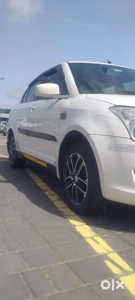 Yellow Board Commercial Vehicle