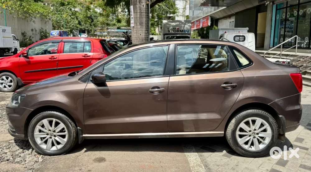 Volkswagen Ameo 1.5 Tdi Highline At 16 Alloy, 2018, Diesel