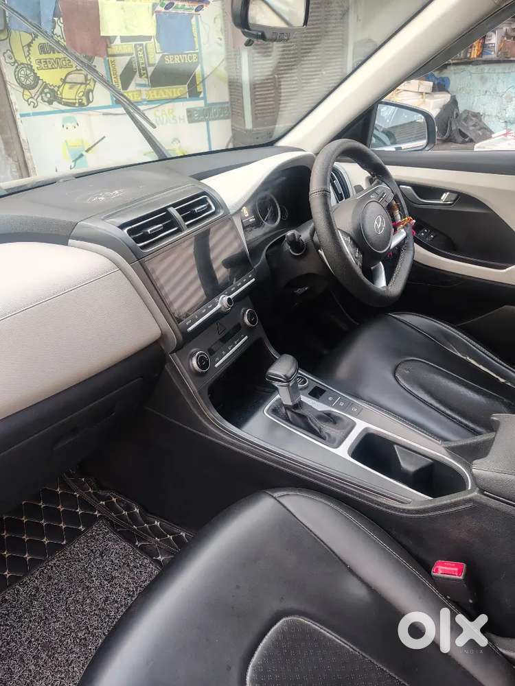 क्रेटा टॉप मॉडल डबल सनरूफ ऑटोमेटिक वेल अच्छा मेंटेन