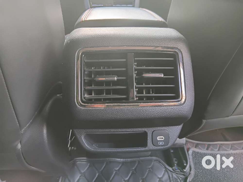 Mahindra Xuv700 2.2 Ax 7 Diesel At Luxury Pack Str, 2024, Diesel