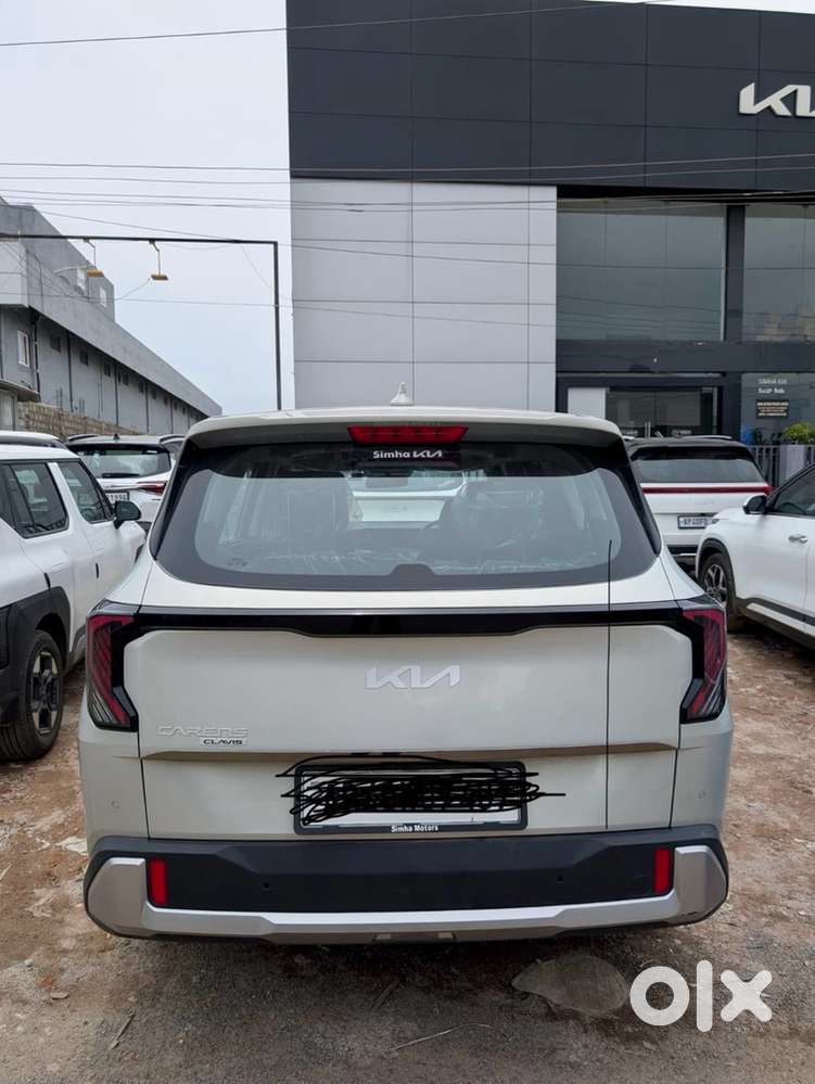 Kia Carens Petrol Manual G 1.5 6mt Hte Ex7
