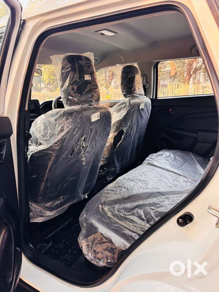 Maruti Suzuki Brezza 1.5 Lxi Smart Hybrid, 2025, Petrol