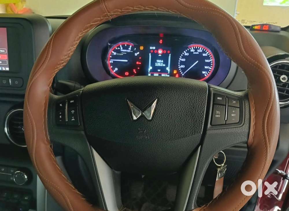 Mahindra Thar Petrol 2023