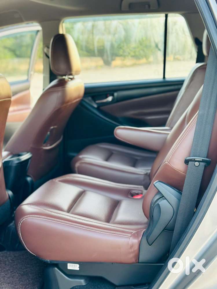 Toyota Innova Crysta [2020-ongoing] 2.4 Gx At 7 Str, 2020, Diesel