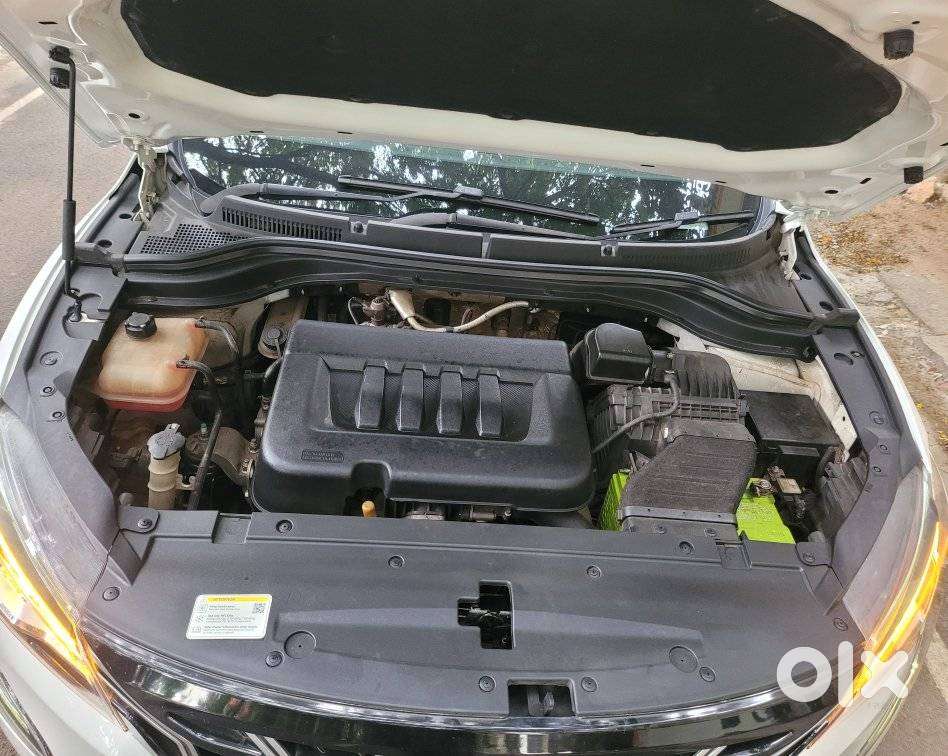 Mahindra Xuv700 2.2 Ax 7 Diesel At Luxury Pack Str Awd, 2022, Diesel