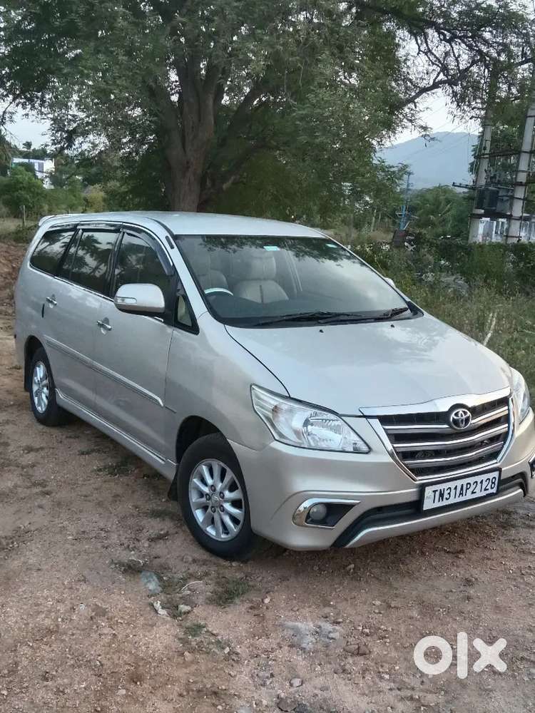 Toyota Innova 2.0 V 2012