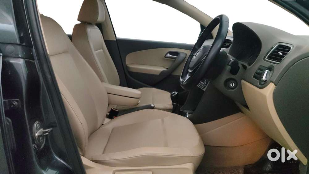Volkswagen Vento 1.6 Highline, 2016, Petrol