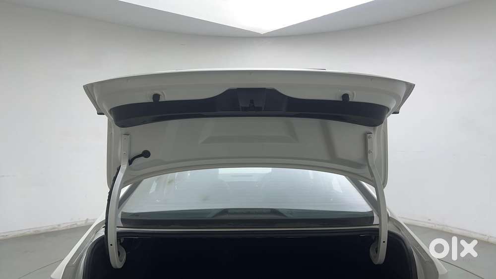 Skoda Slavia Style 1.5l Tsi Dsg, 2023, Petrol