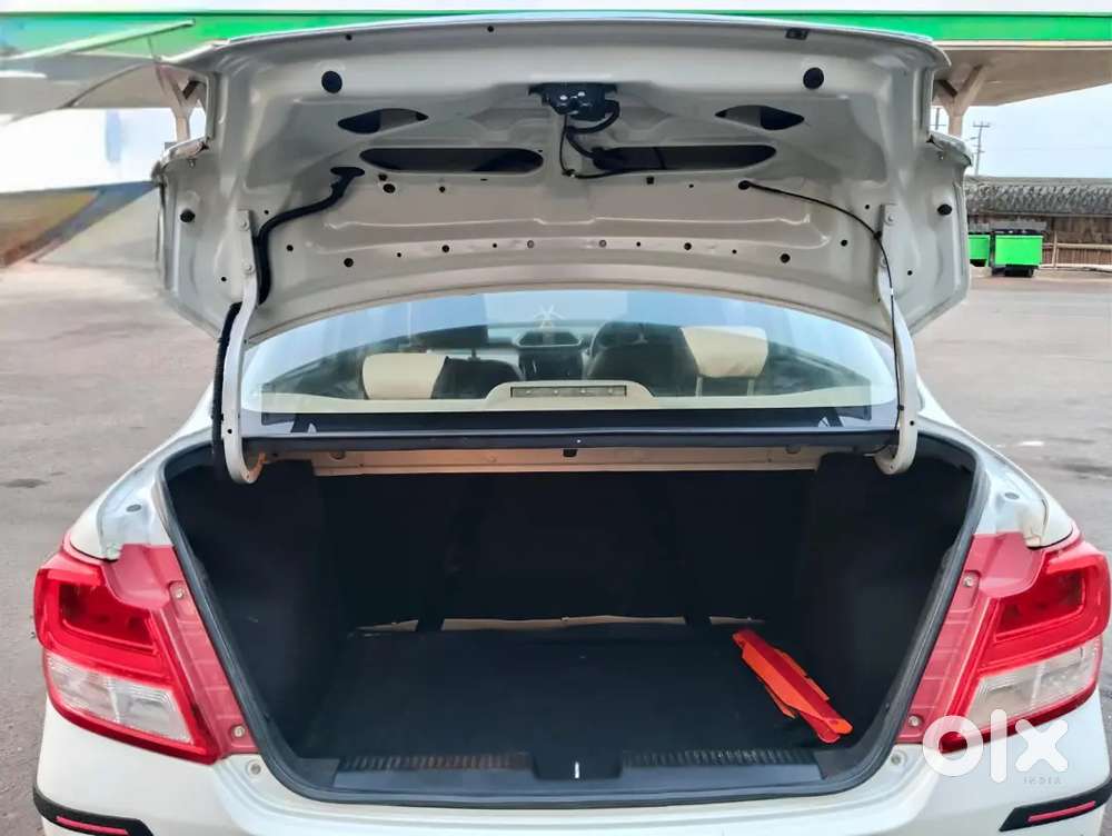 Maruti Suzuki Dzire 2021 Petrol 121500 Km Driven