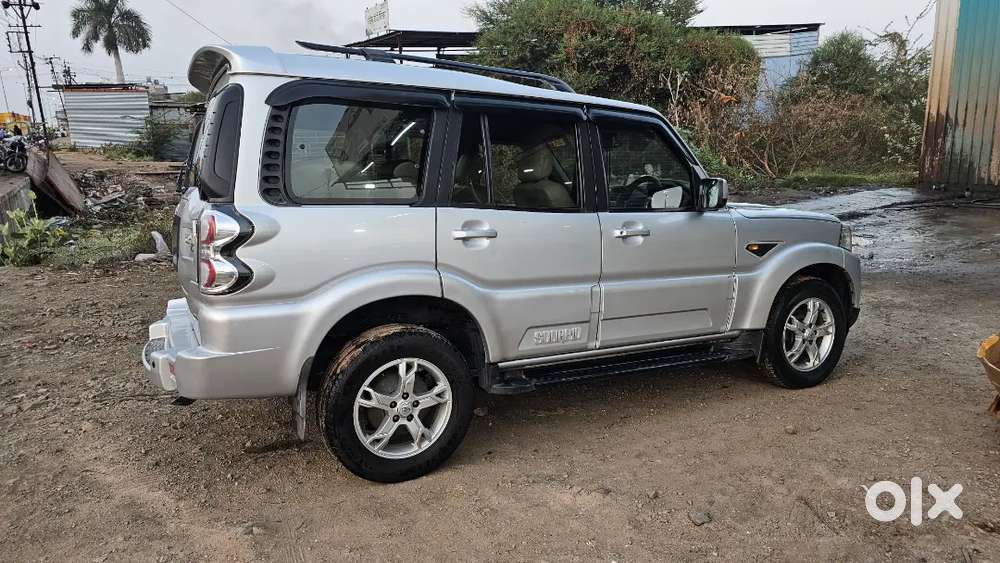 Mahindra Scorpio 2017 Diesel 80000 Km Driven