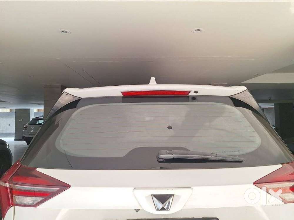 Mahindra Xuv700 2.0 Ax 5 Petrol At Str, 2021, Petrol