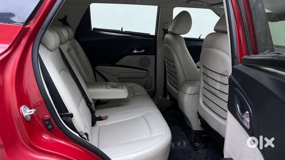 Mahindra Xuv300 W8 Option, 2020, Petrol