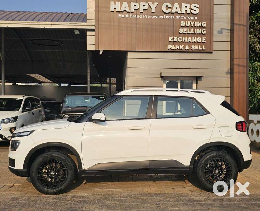 Hyundai Venue 1.2 S (o), 2022, Petrol