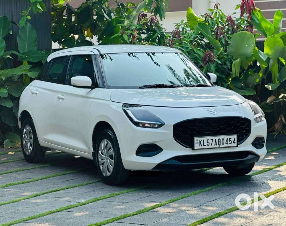 Maruti Suzuki Swift Vxi + Manual, 2024, Petrol