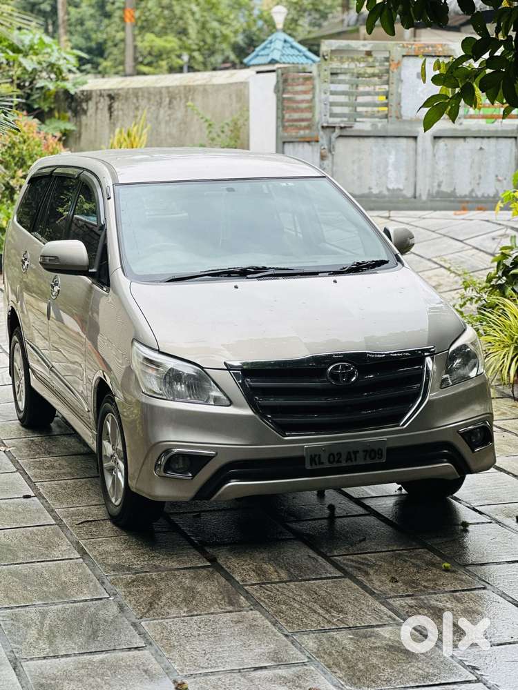 Toyota Innova 2.5 Vx 8 Str Bs-iii, 2014, Diesel