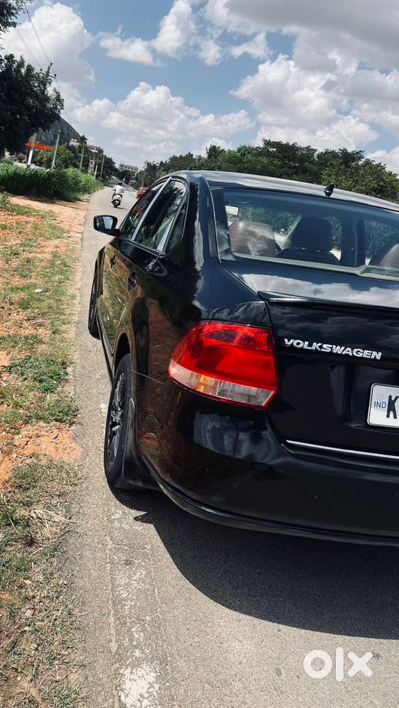 Volkswagen Vento Petrol Manual 2011