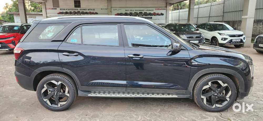 Hyundai Alcazar 2.0 Signature (o) Petrol At 6 Str Dual Tone, 2021, P..