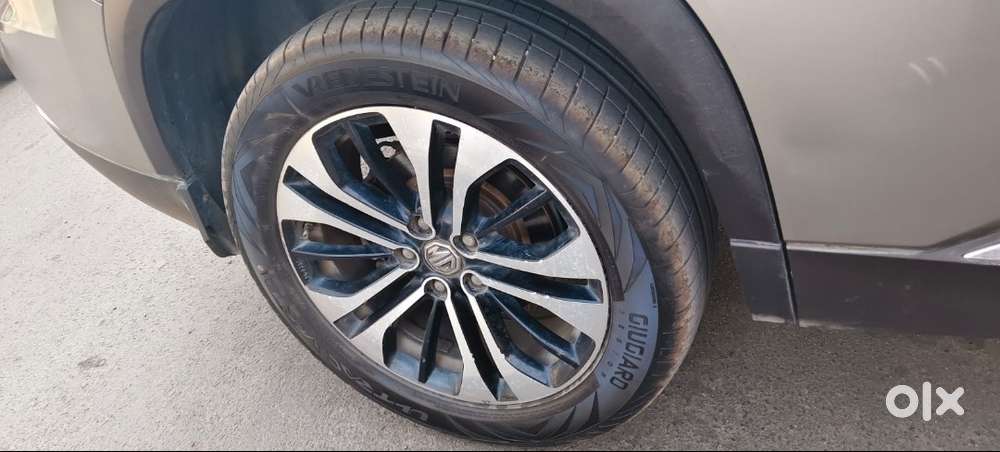 Mg Hector Plus 7 Seater