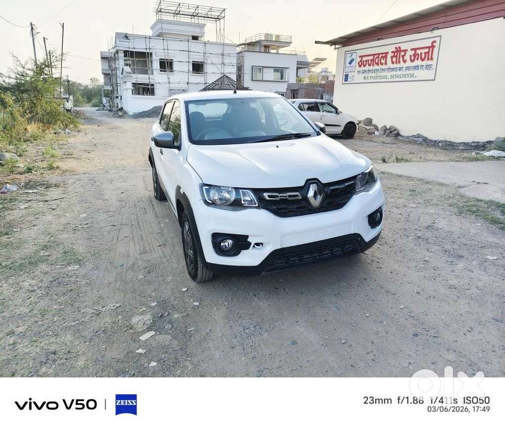Renault Kwid 1.0 Rxt 02 Anniversary Edition, 2017, Petrol