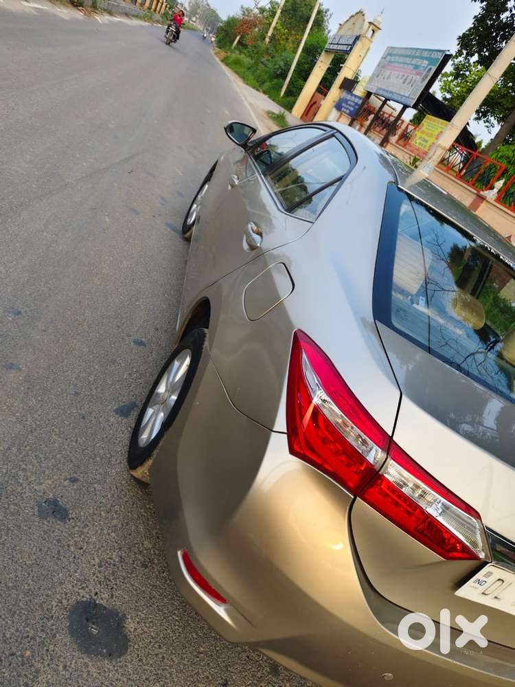 Toyota Corolla Altis 2016