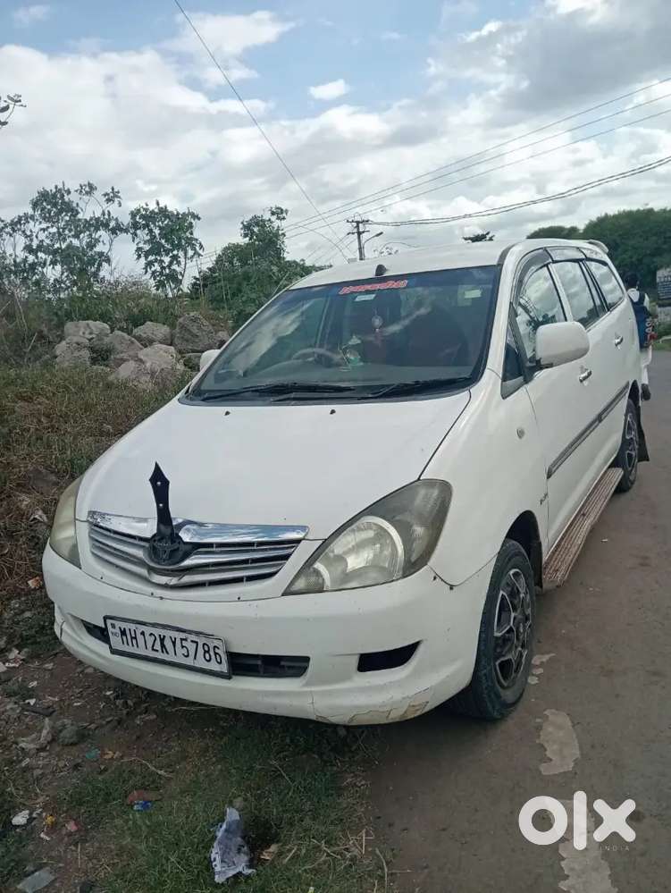 Toyota Innova Hycross 2019