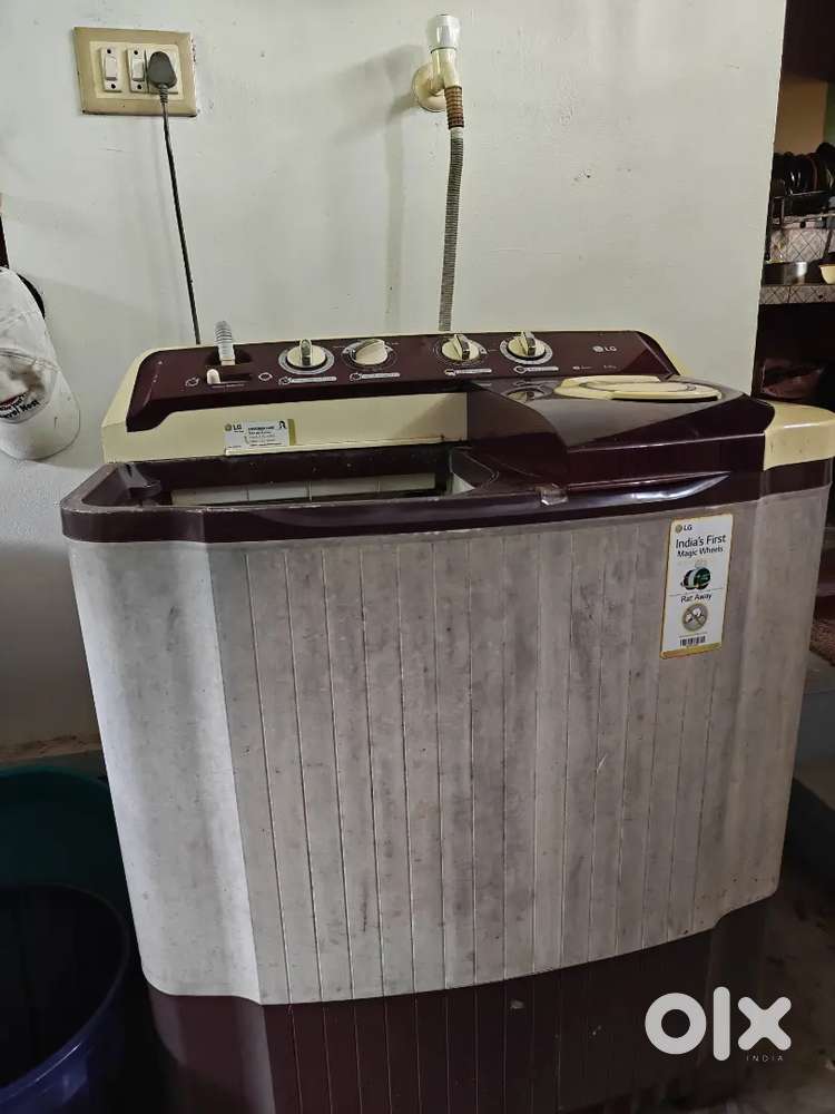 LG Semi automatic Washing machine