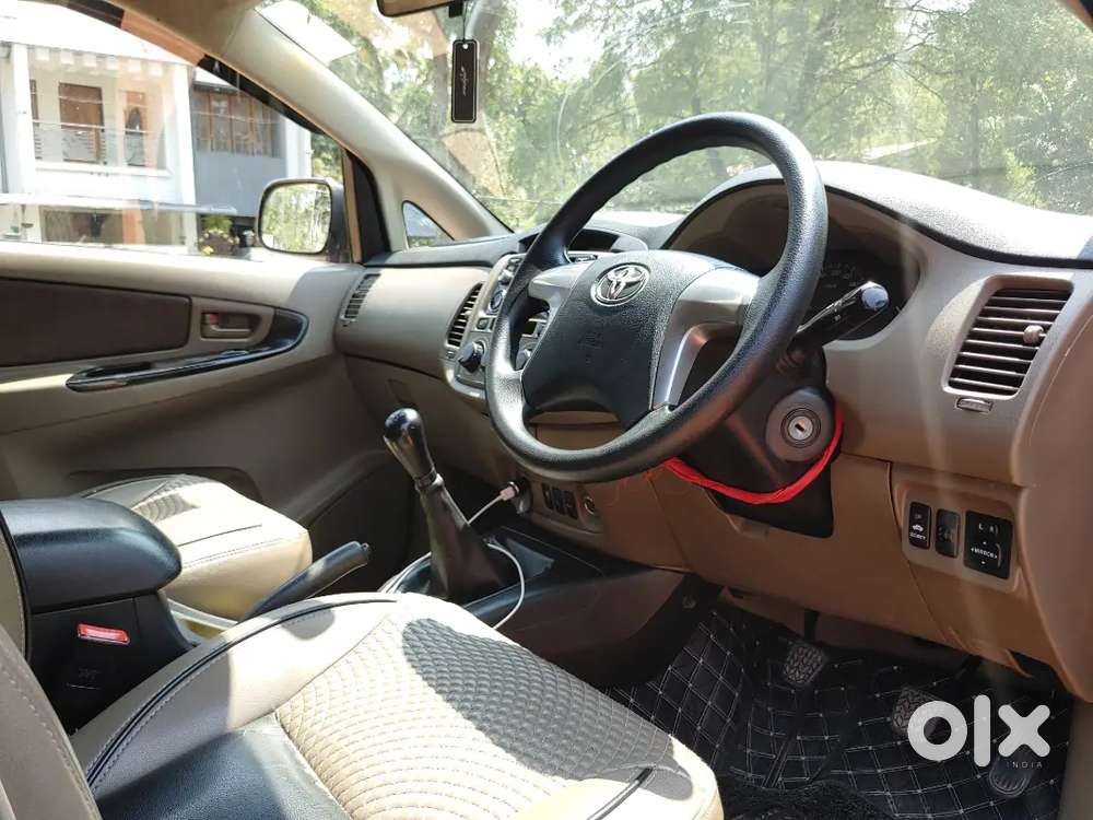 Toyota Innova Dec 2015 Model Diesel 128628 Km Driven