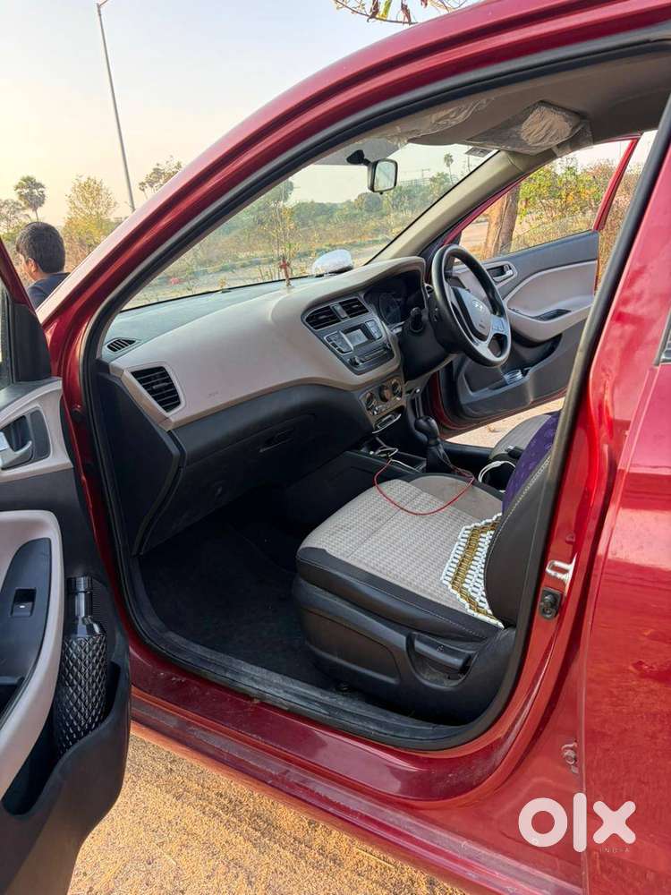 I20 Hundai Magna Executive Vtvt Bsiv Car 69000 Km Driven