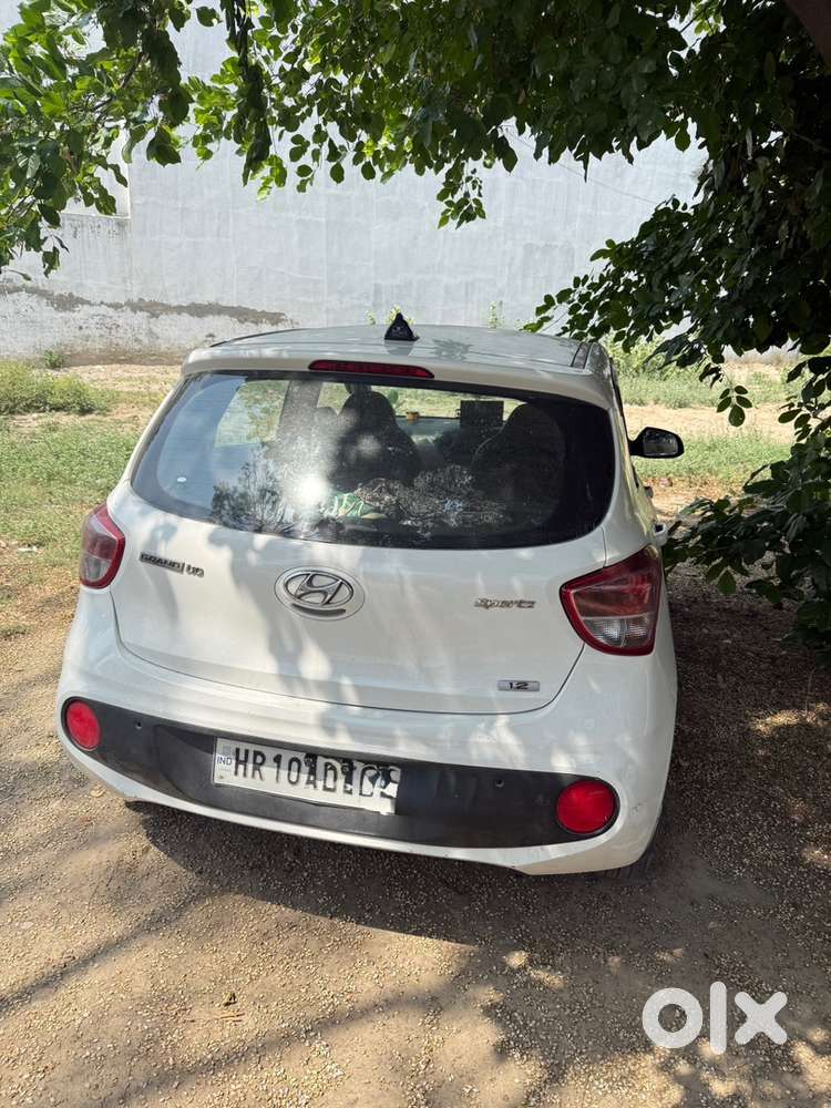 Superb Condition Hyundai Grand I10 Sportz 2018 On Urgent Sale - White