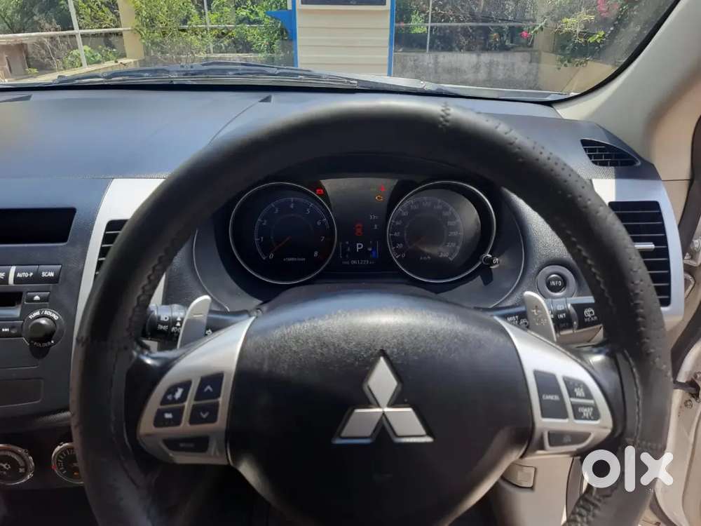 Mitsubishi Outlander Petrol 2012