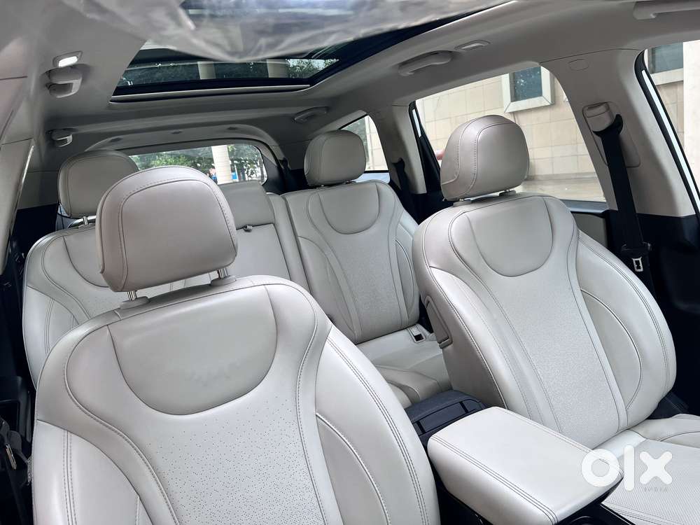 Mahindra Xuv700 2.0 Ax 7 Petrol Mt Str, 2022, Petrol