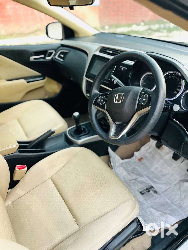 Honda City 1.5 V 4th Gen I-vtec Mt, 2022, Petrol