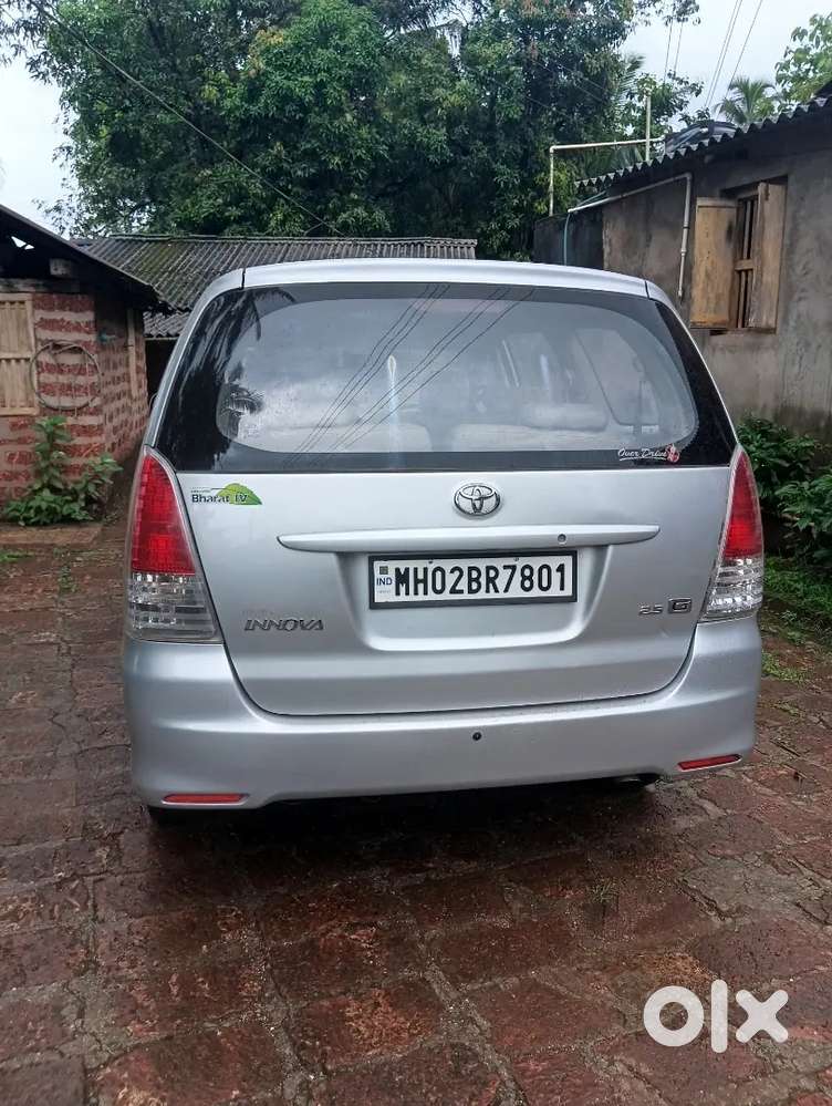 Toyota Innova 2011