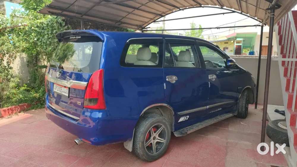 Toyota Innova 2.5 V 2010