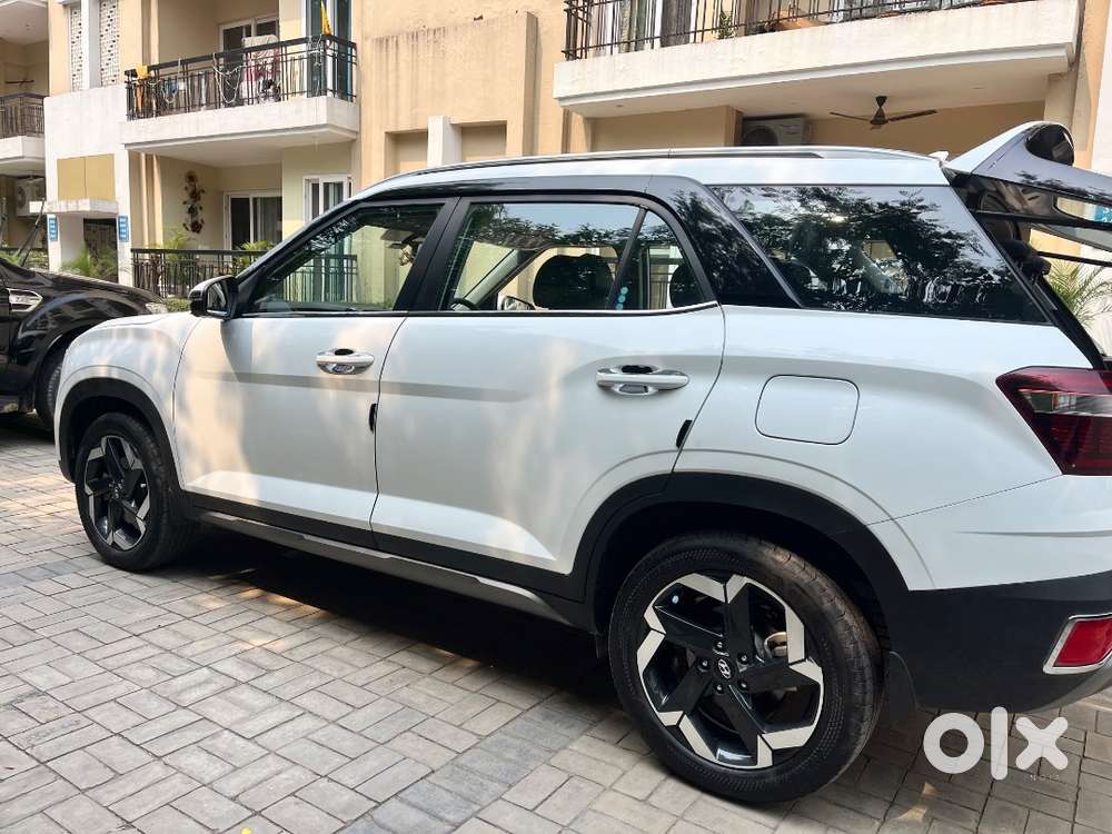 Hyundai Alcazar Platinum 2024 (excellent Condition)