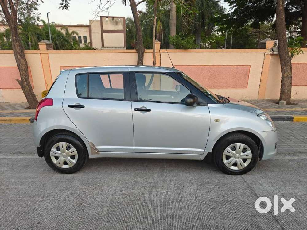 Maruti Suzuki Swift Vxi Abs Bsiv, 2010, Petrol