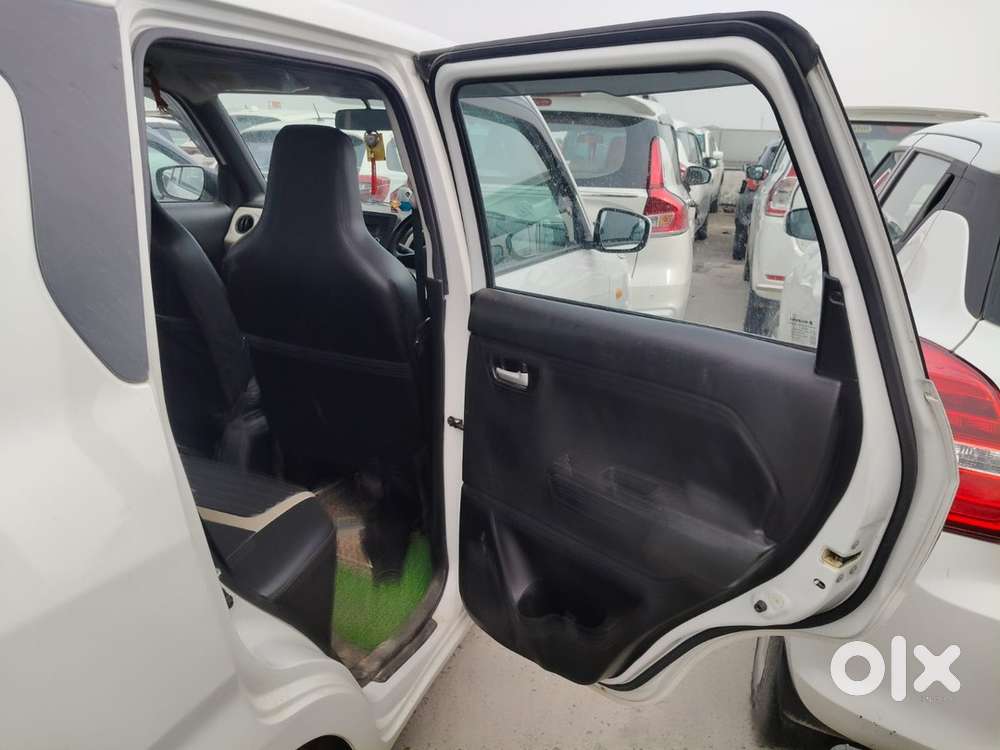 Car Candition Me Hai Paisa Ka Jarurat Hai