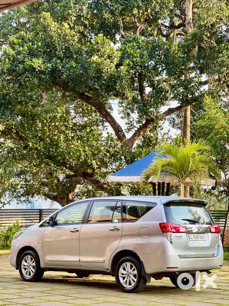 Toyota Innova Crysta 2.4 G Mt 7 Str, 2016, Diesel