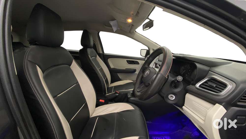 Tata Altroz 1.2 Xm Plus, 2022, Petrol