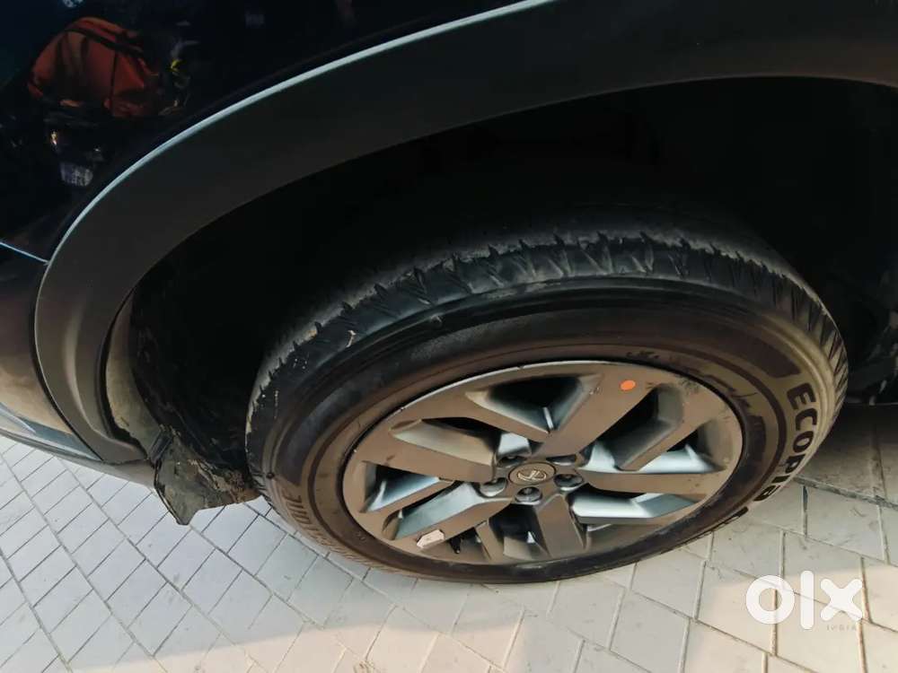 Tata Safari Xt Plus Diesel Manual 2021  72,000 Km  Sunroof