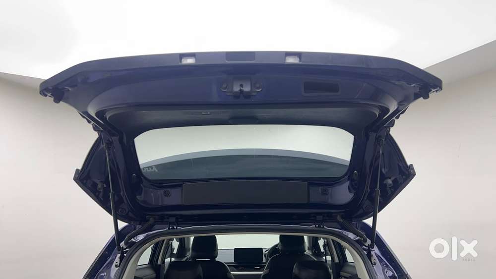Tata Nexon Pure (s) 1.2 Petrol 6amt, 2025, Petrol