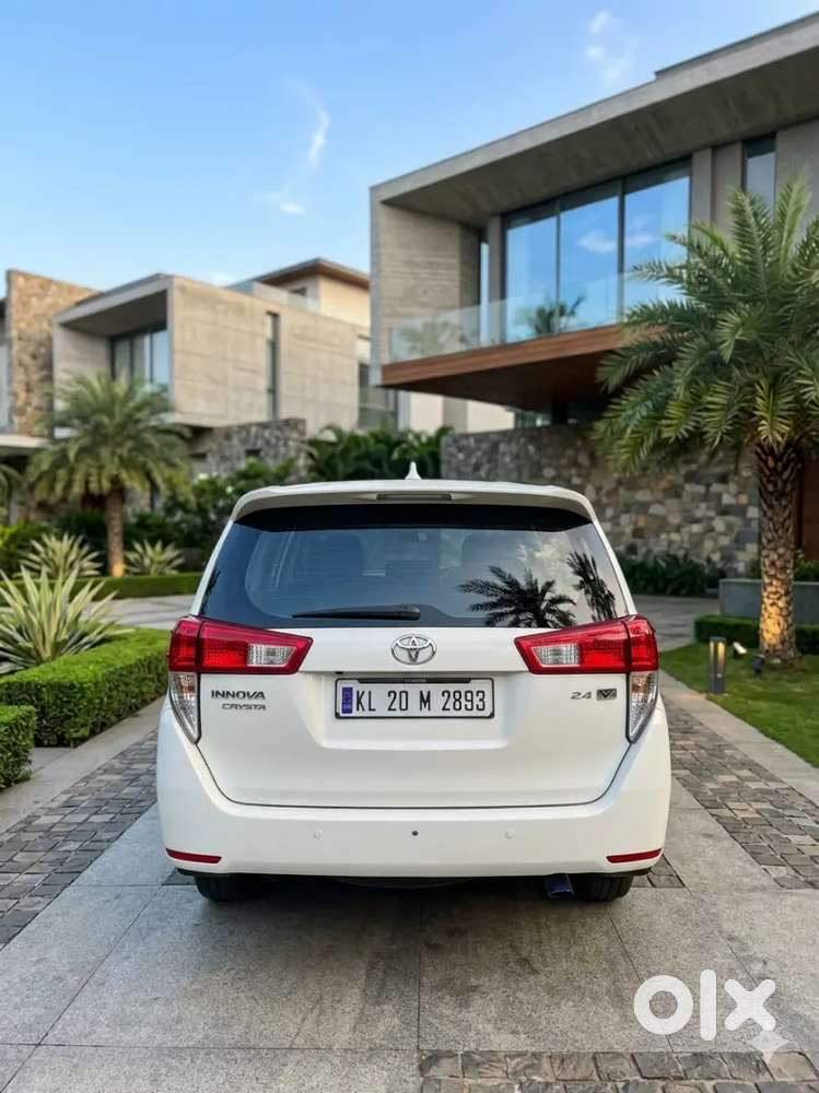 Toyota Innova Crysta 2017 Diesel 72854 Km Driven