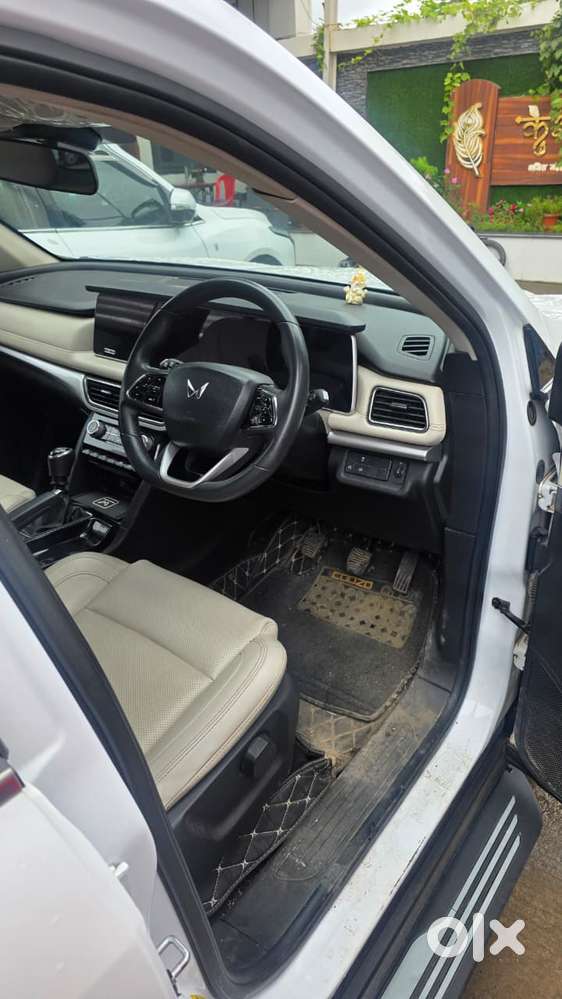 Mahindra Xuv700 2.2 Ax 7 Diesel Mt Str, 2025, Diesel
