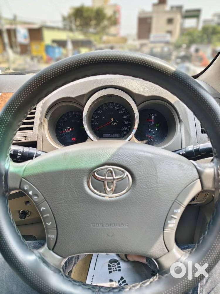 Toyota Fortuner 3.0 4x4 Manual, 2011, Diesel