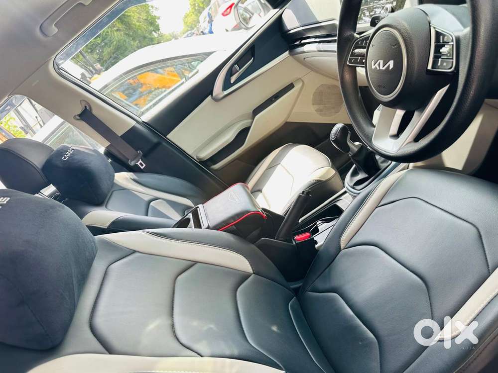 Kia Carens G 1.5 6mt Premium (o) 7-seater, 2025, Diesel