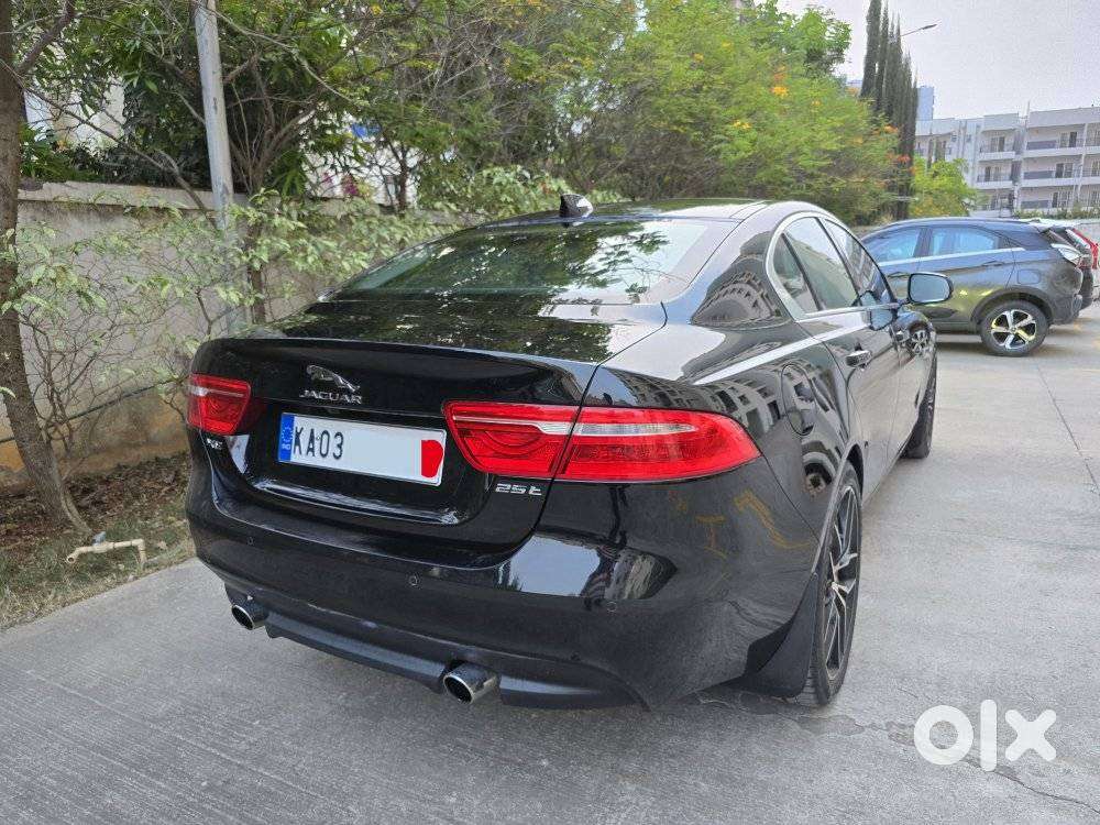 Jaguar Xe Portfolio, 2017, Petrol