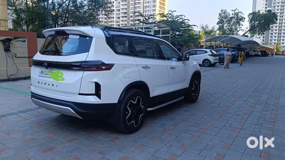 Tata Safari 2025, Top End,  Diesel 15900 Km Driven.