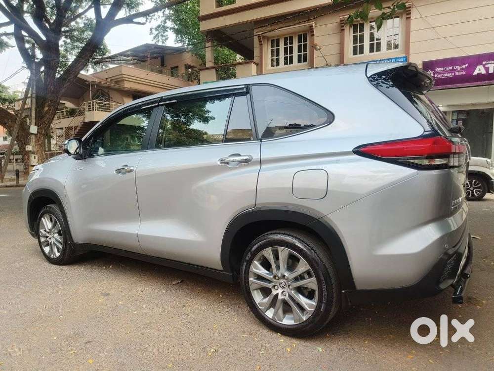 Toyota Innova Hycross 2.0 Zx Hybrid 7 Str, 2024, Petrol