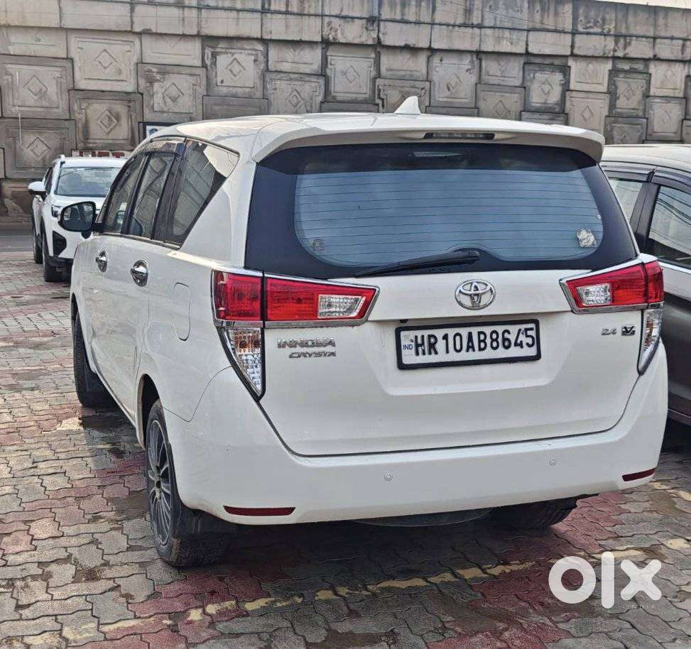 Toyota Innova Crysta 2.4 V, 2017, Diesel