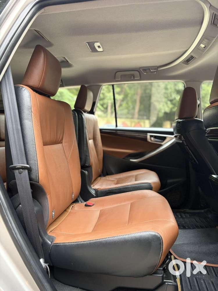 Toyota Innova Crysta 2.8 Zx At 7 Seater, 2017, Diesel